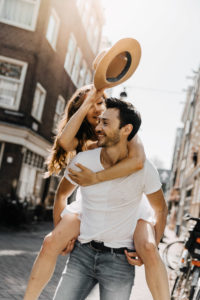 This couple Amsterdam photoshoot was a joyous occasion, filled with laughter and playful moments captured by their skilled photographer in Amsterdam.